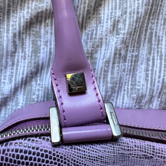 Salvatore Ferragamo RARE Pink Snake Print Handbag - Picture 2 of 7